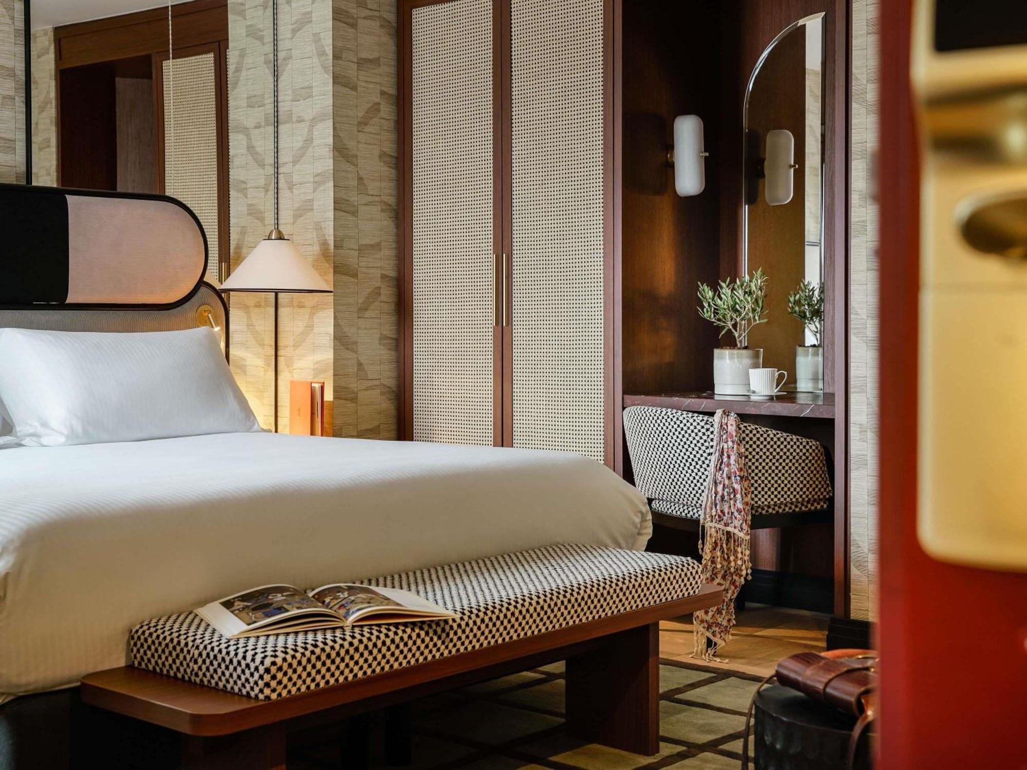 Hotel Faubourg Galant - Handwritten Collection